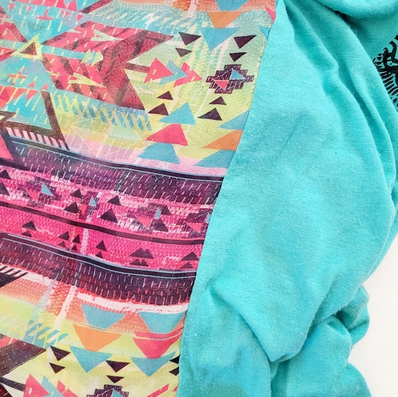 Tribal Sheer tank - Picture 10 of 11